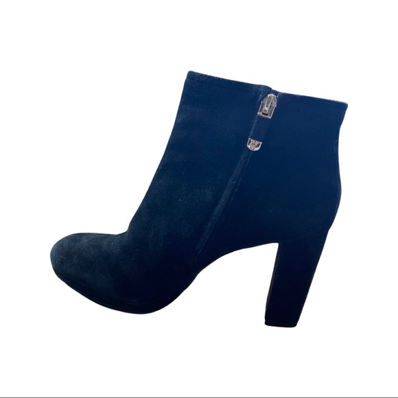 Vince Camuto zippered ankle boots - Picture 2 of 4